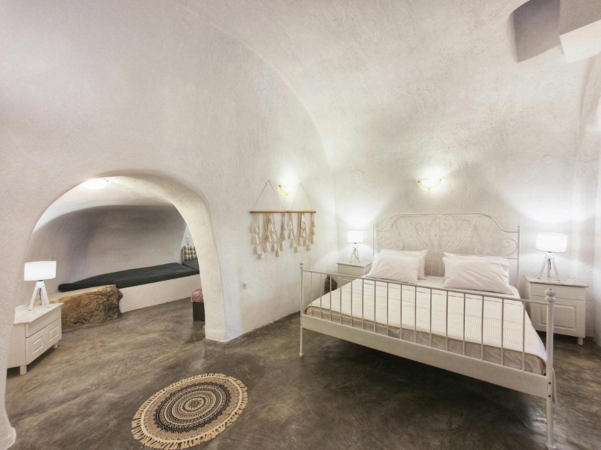 Navita Cave Houses Fira  Extérieur photo