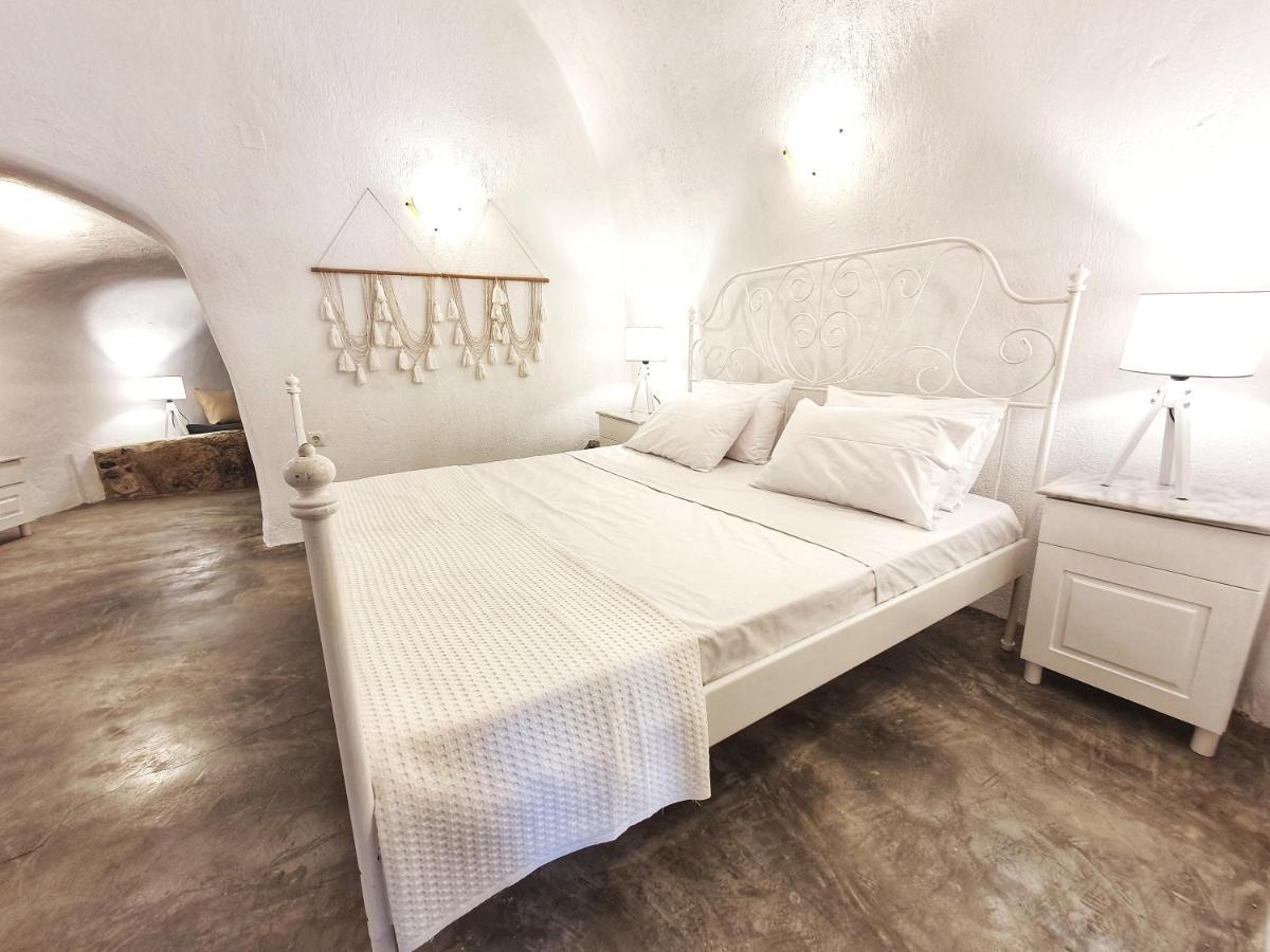 Navita Cave Houses Fira  Extérieur photo